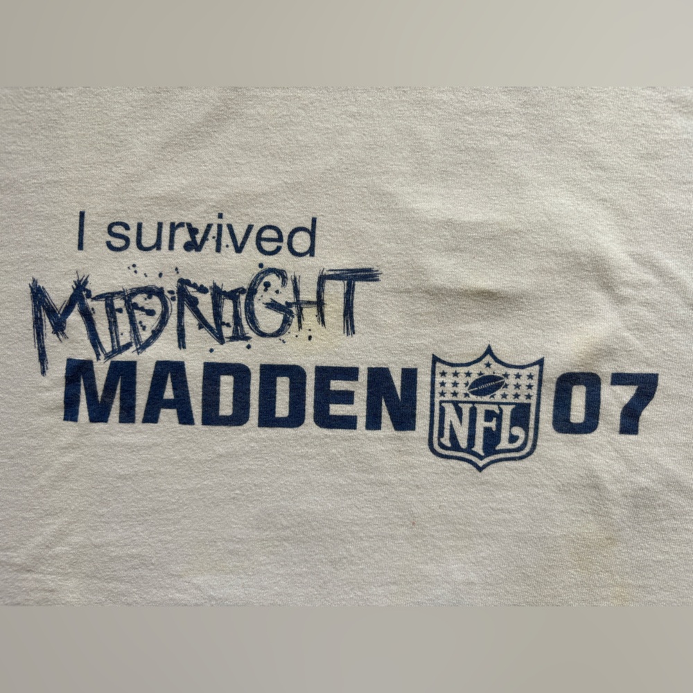 RARE - RHINO VIDEO GAMES Madden 2007 NFL Employee Blockbuster Mens T-Shirt XL - Picture 4 of 8